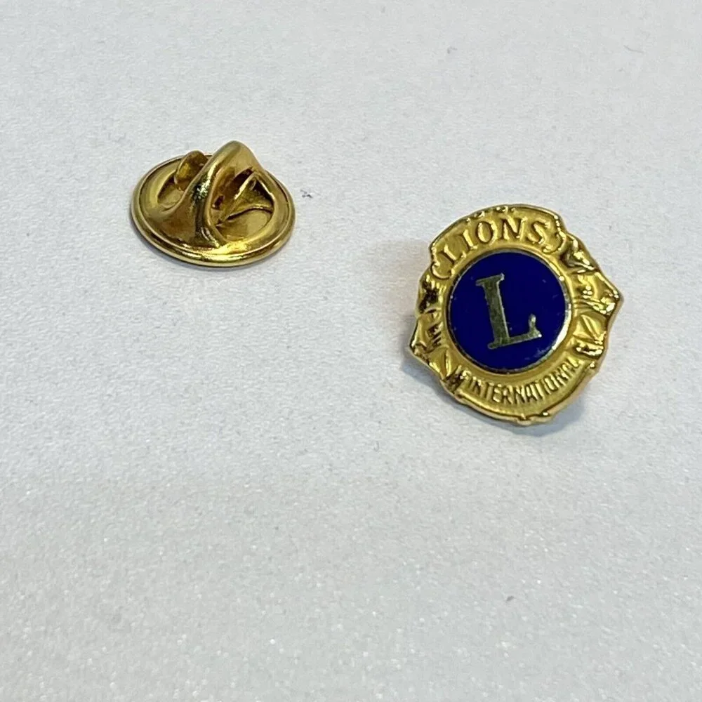 Vintage Lions International Gold Tone Lapel Vest Hat Pin Older Double Head Lion - Picture 5 of 5